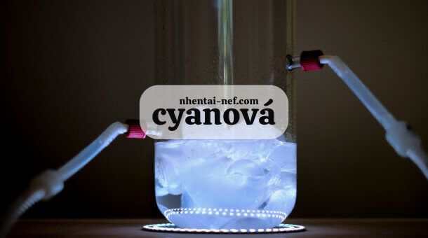 cyanová